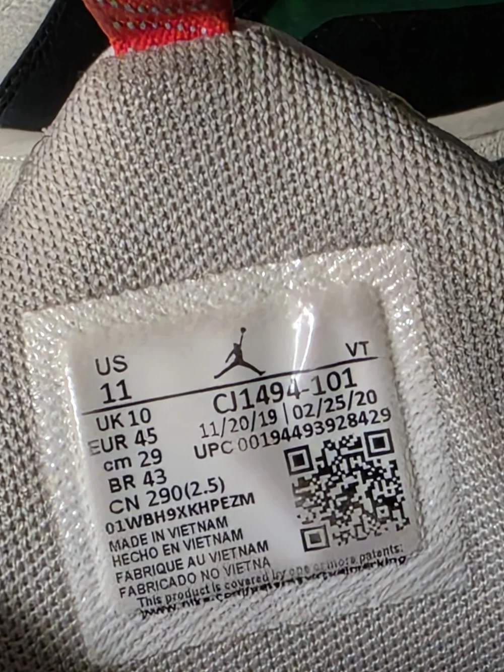 🔥 Jordan Men’s Size 11 Lightweight Neutral-Run Sneakers in Off-White